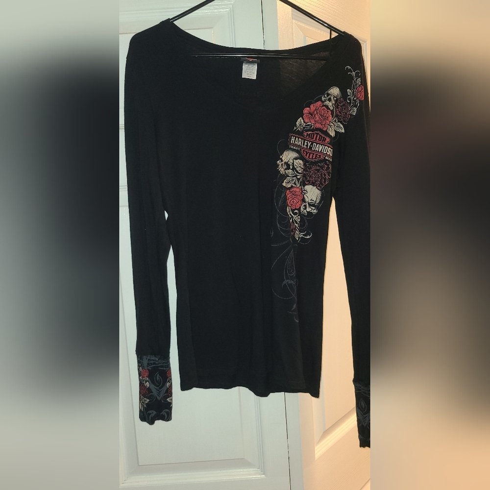 Ladies Harley Davidson long sleeved shirt